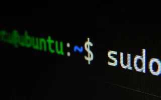 Claude Codeのインストールから実務活用まで徹底解説。ターミナルからAIとペアプログラミングする方法、Cursor・Copilotとの使い分け、料金体系まで初心者にもわかりやすく紹介します。