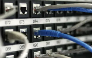 Cloudflare Pagesの使い方を実体験ベースで徹底解説。Vercel・Netlifyとの比較、プロジェクト作成手順、カスタムドメイン設定、Functions（サーバーレスAPI）、運用Tipsまで。